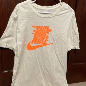 mens nike graphic tee.